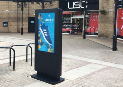 outdoor-waterproof-freestanding-digital-signage-posters-kiosks-totems-05